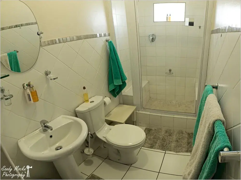 Cherry Lane Self Catering BB - 1 Bedroom Bathroom With Shower for 4 Guests