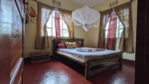 Backyard Eco Bungalows Moshi