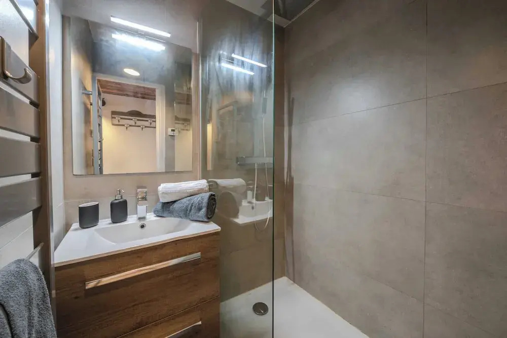 2 Bedroom Apartment With Parking and Balcony