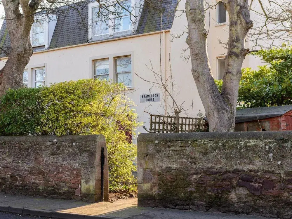 Bramerton Court