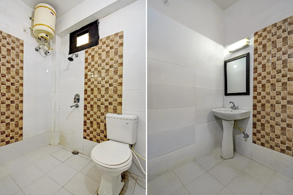 OYO 77724 Hotel Chitra