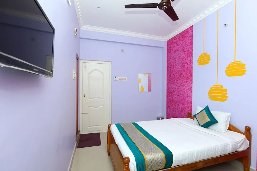 OYO 7747 SS Residency