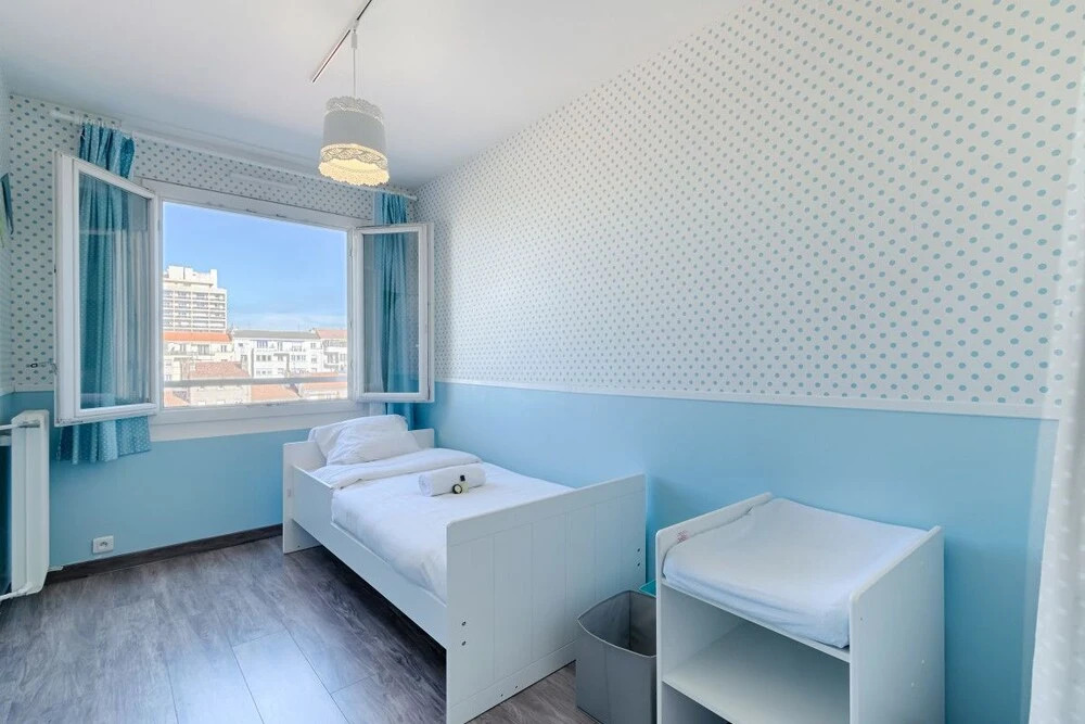 Three-roomed With Terrace & Garage - 7th Heart