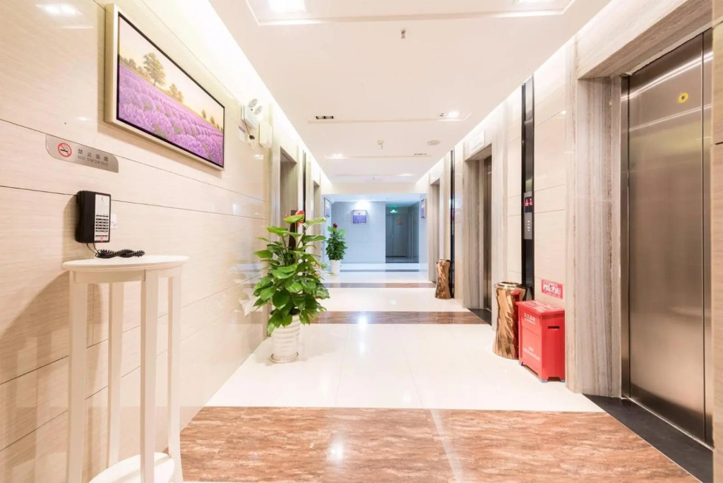 Lavande Hotel HeYuan Dongyuan