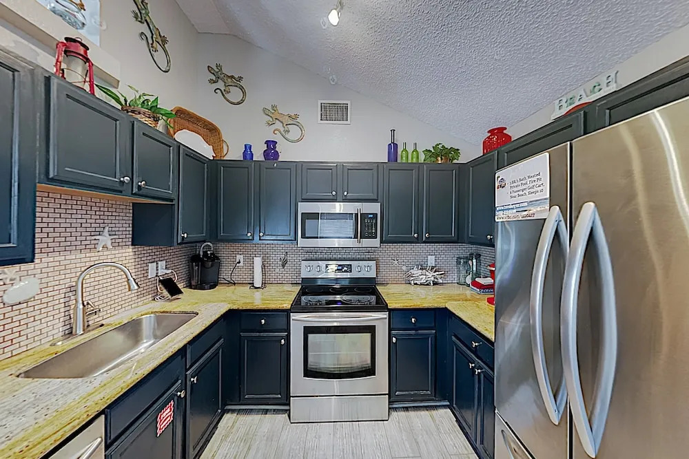 Just Blue Inn - 3 Br home by RedAwning