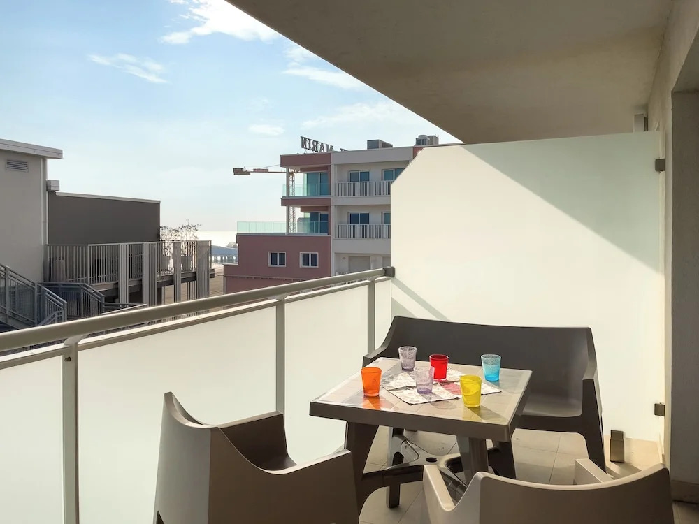 Beachside Flat Equipped With Everything you Need
