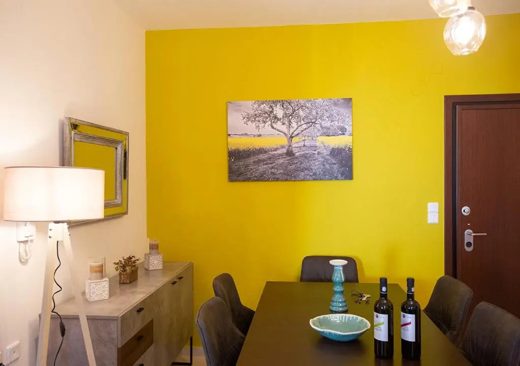 V Luxury Apartment 1