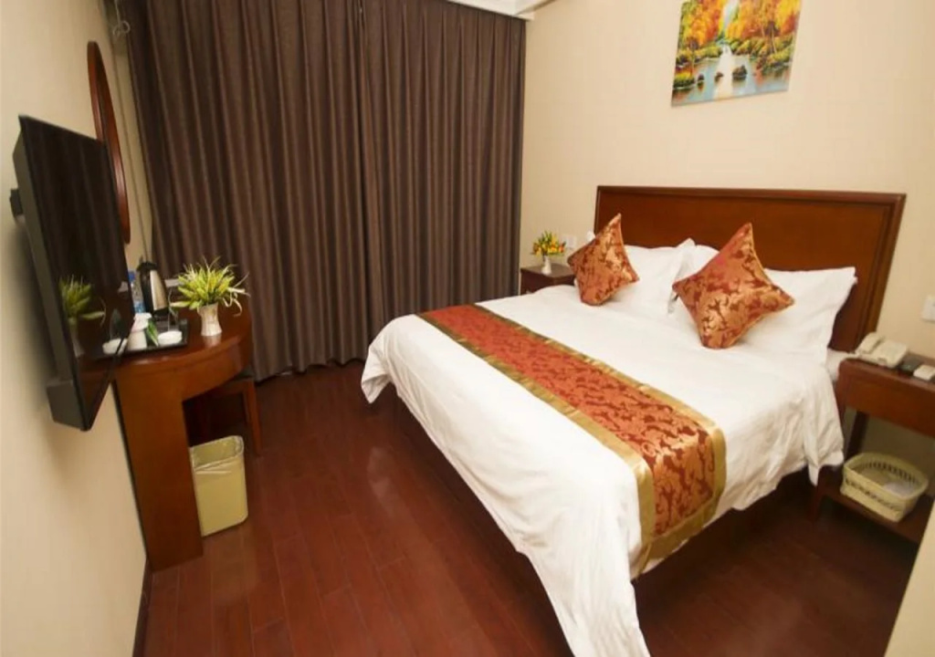 Green Tree Inn Taizhou Xinghua Wanda Plaza