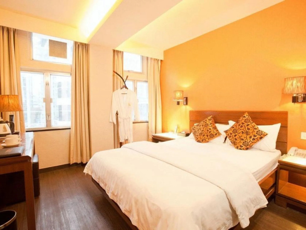 Sunny Day Hotel