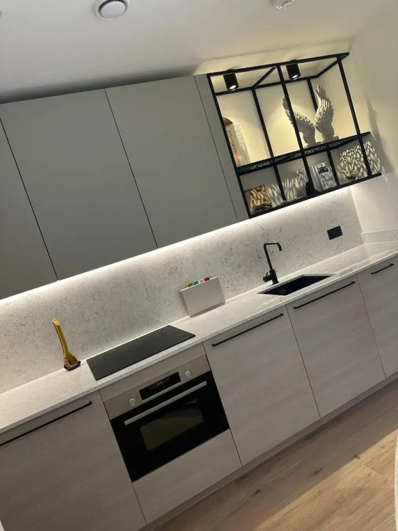 Beehive Suite - City Chic London Apartment