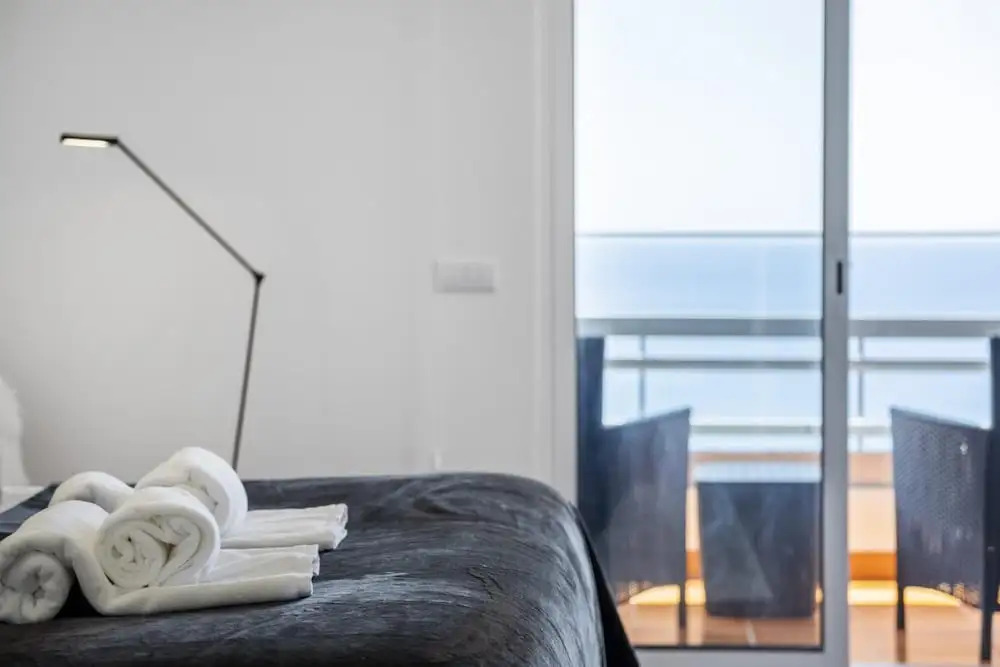 Lido Sunrise Apartment by Homie