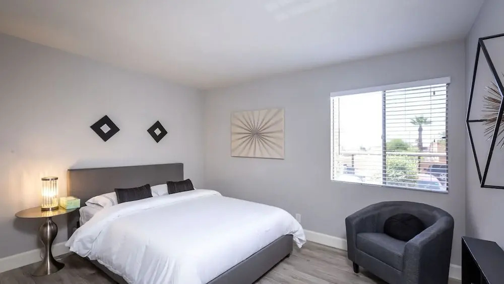 Ultra Modern Old Town Scottsdale 3 Bedroom!