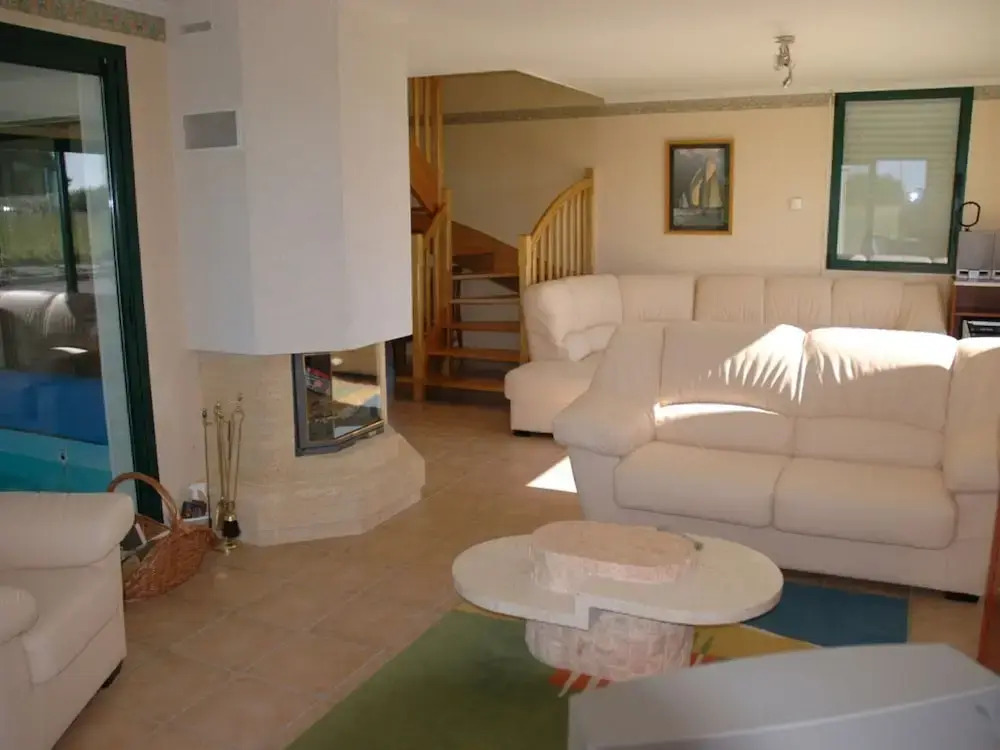 Scenic Villa in Moelan sur mer With Sauna