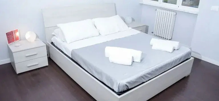 Bed & Breakfast Brothers & Sisters