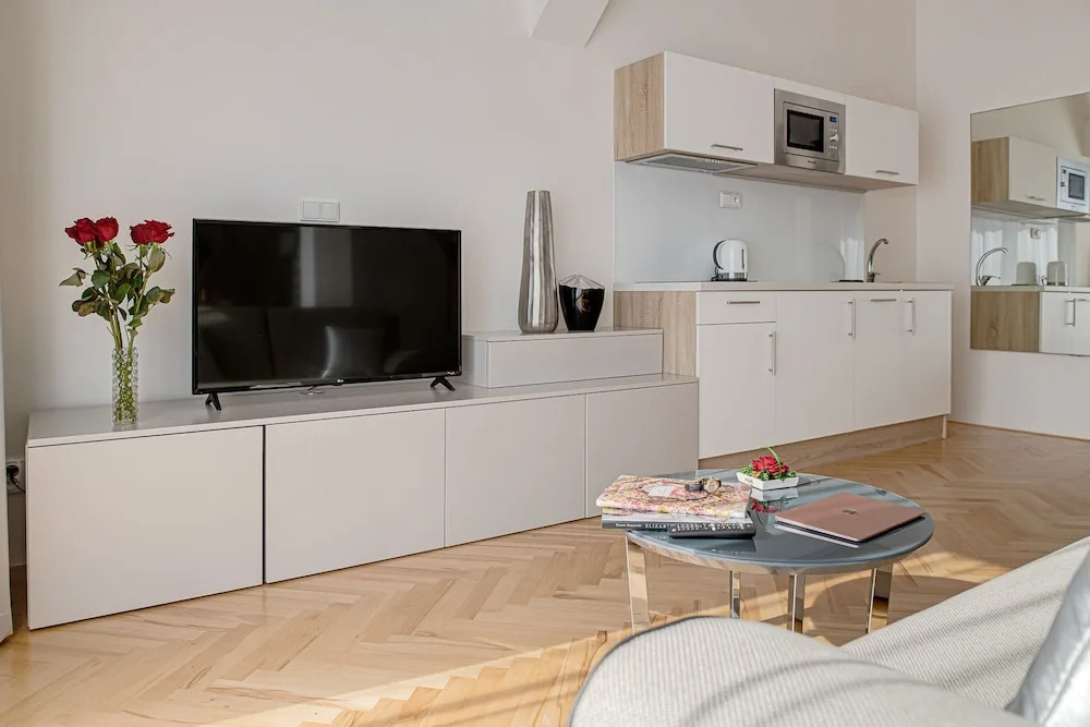 Gold Art Apartments