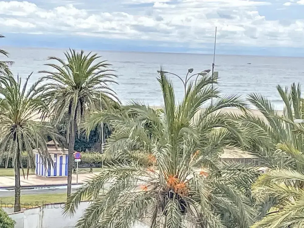 3 Bed Beach Apartment With Views Isla Canela