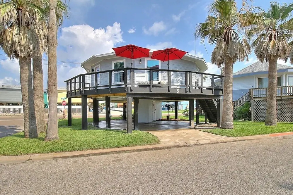 Sunday Villas La Sirena Home Steps to Pool by Redawning