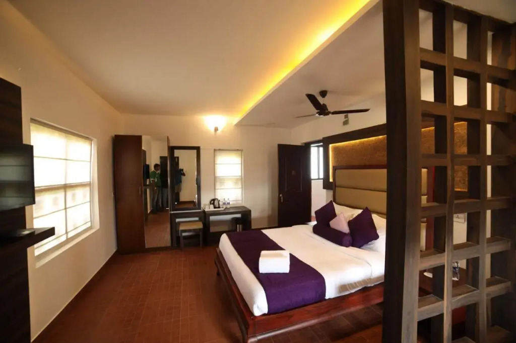CONTOUR ISLAND RESORT & SPA , wayanad