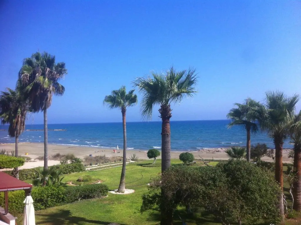 Sandy Beach Apartment 13