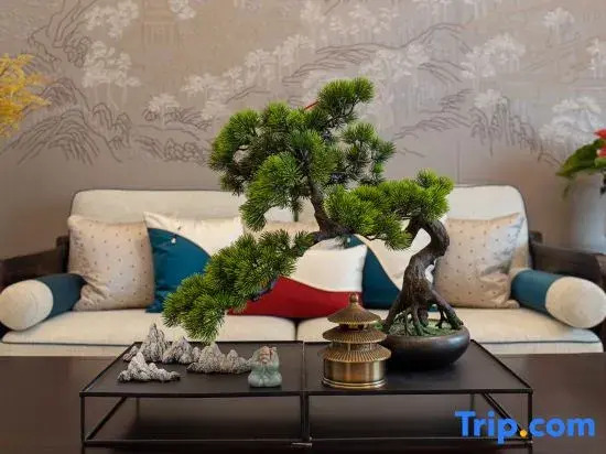 Tiantai Nuoguang Famous Residence