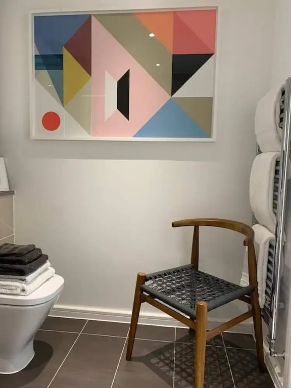 Stylish and Chic 1 Bedroom Apartment in Canning Town