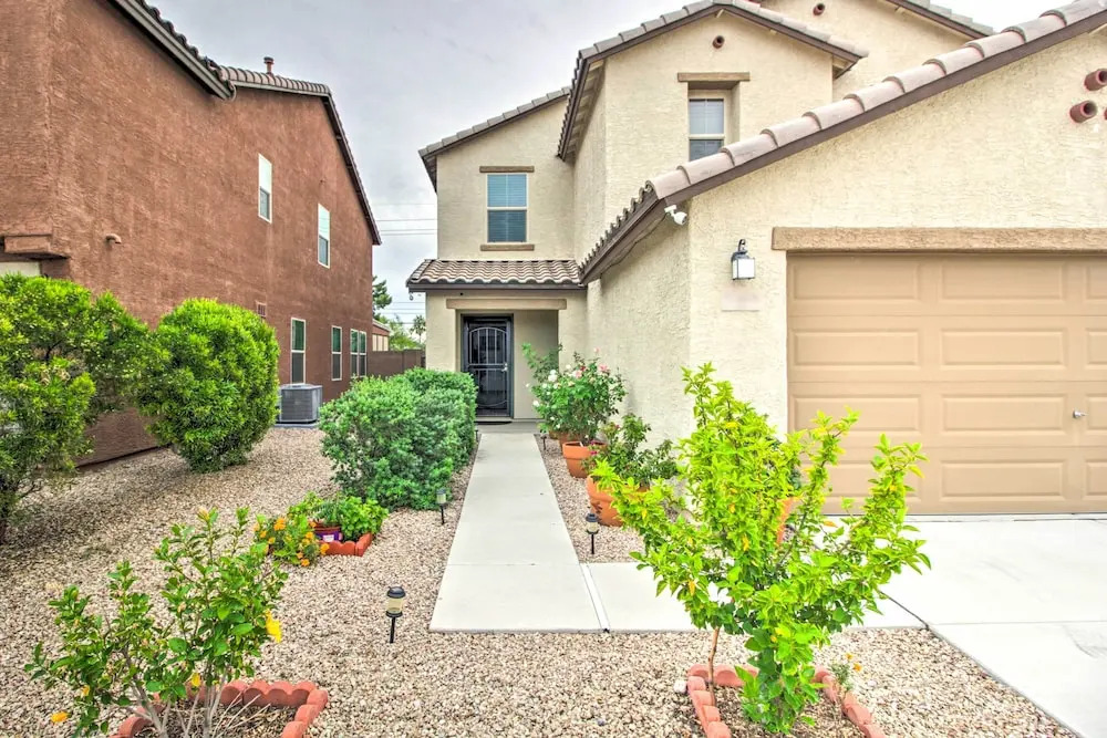 Sunlit Tucson Escape w/ Patio ~ 10 Mi to Dwtn!