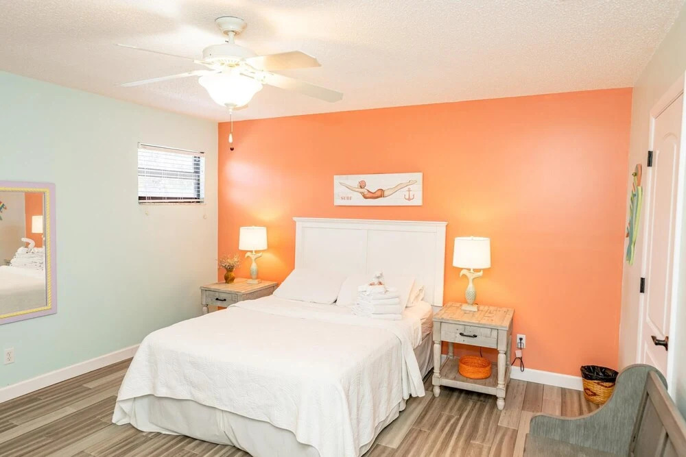Seawinds 79 - Renovated 2 Bedroom Flat Upstairs Unit Lovely Lagoon View