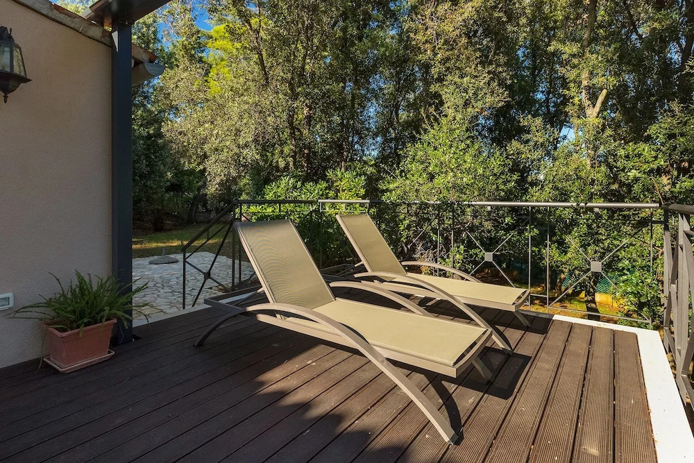 Holiday House in Pula 30 m From the sea