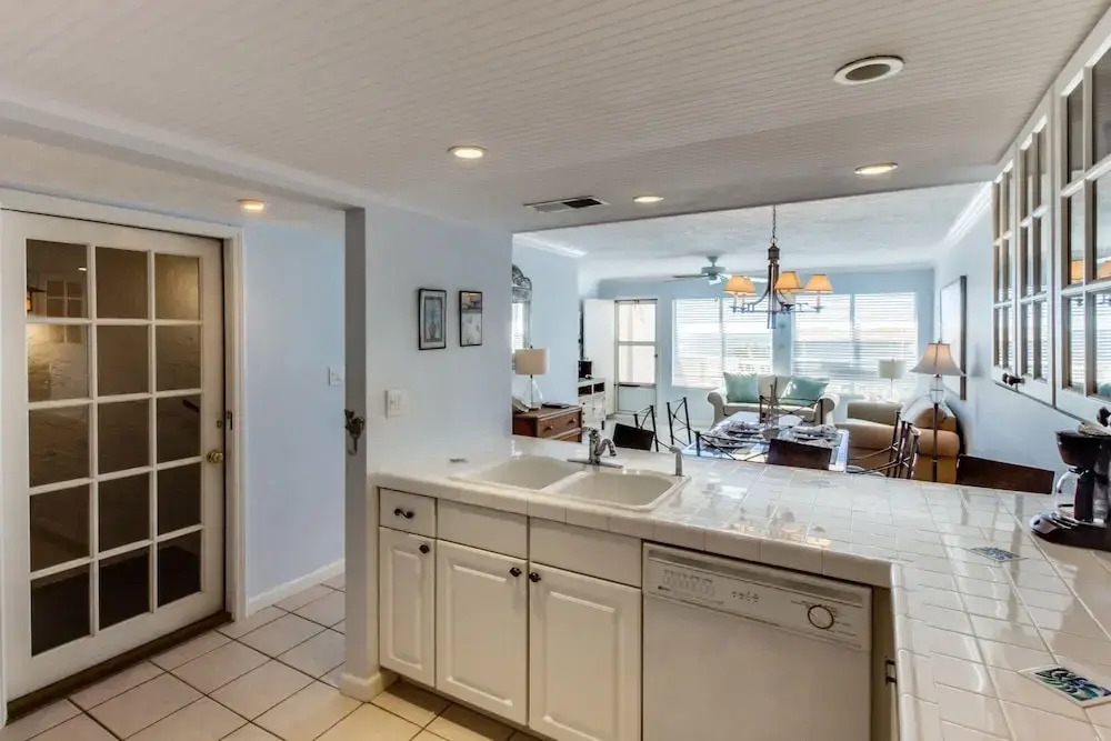 Shores Townhouse by Forehand Rentals