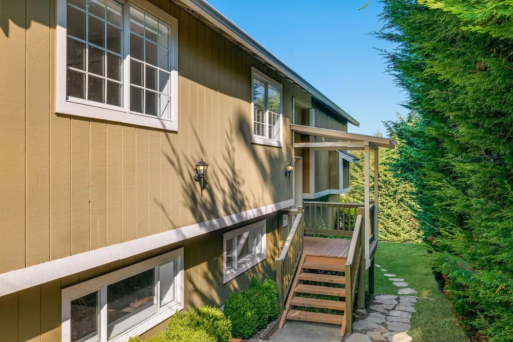 Seattle Vacation Home: The Big Top