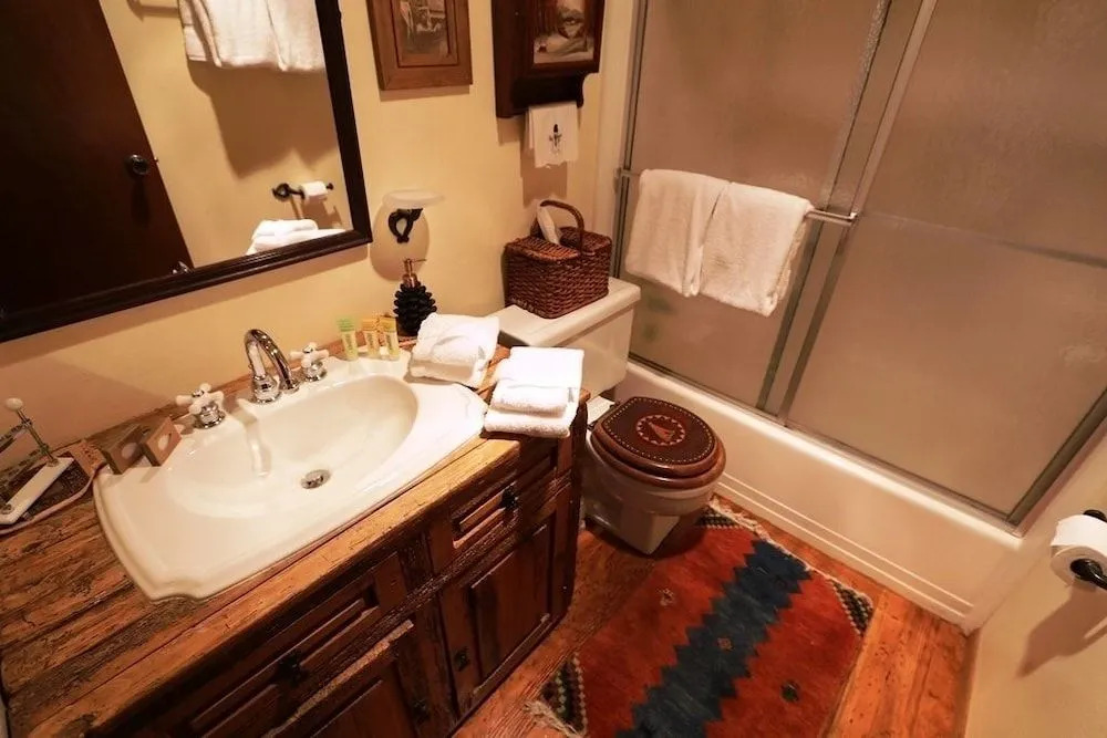 Sierra Manors #127 2 Bedrooms 2 Bathrooms Condo