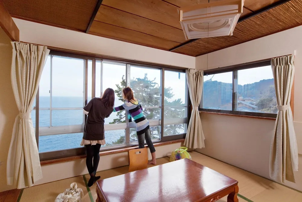 Hoshi Hotel