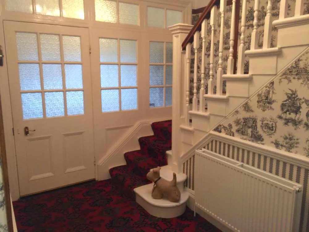 Hillcrest House Bed & Breakfast