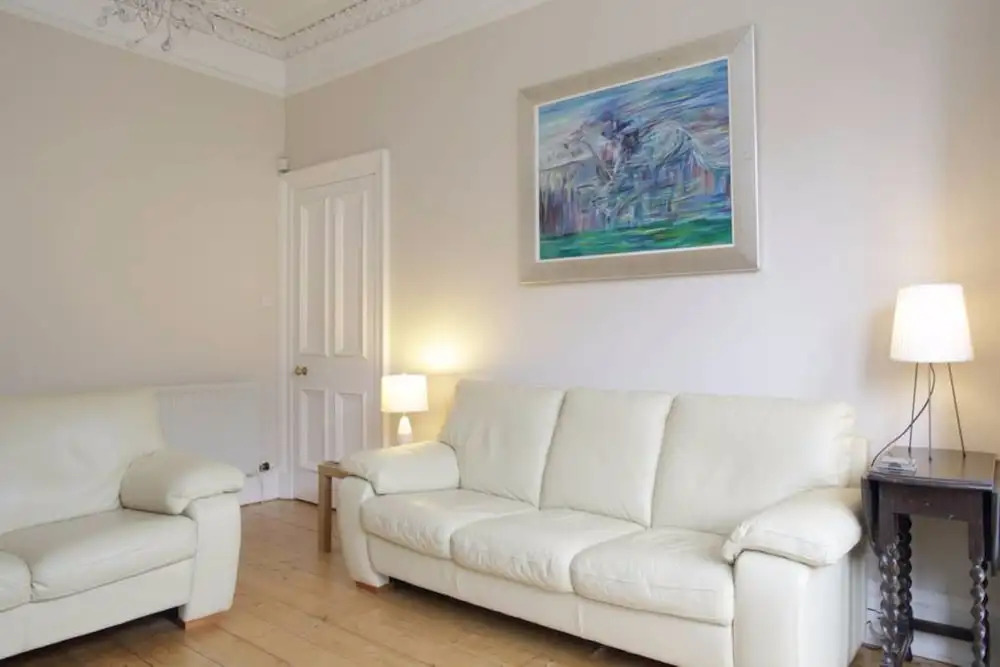 2 Bedroom Stockbridge Apartment
