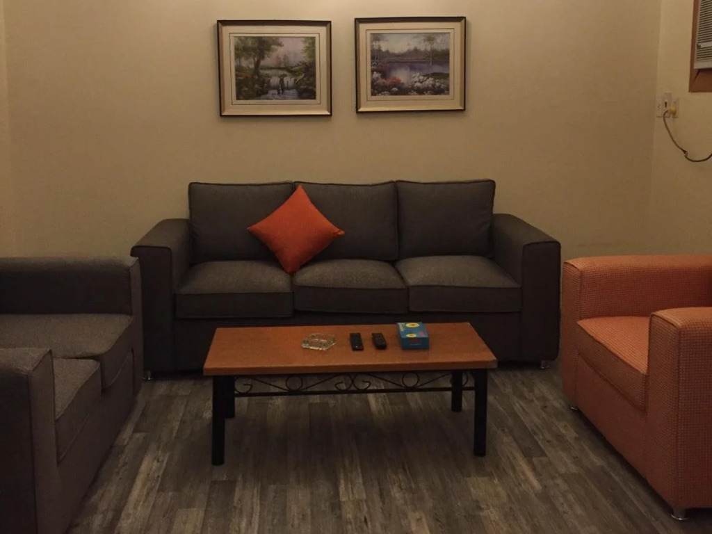 Lamar Suites Hotel