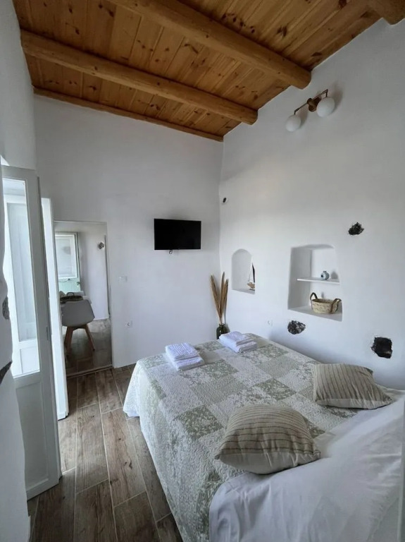 Siesta Villas Cycladic Elegance with Castle View