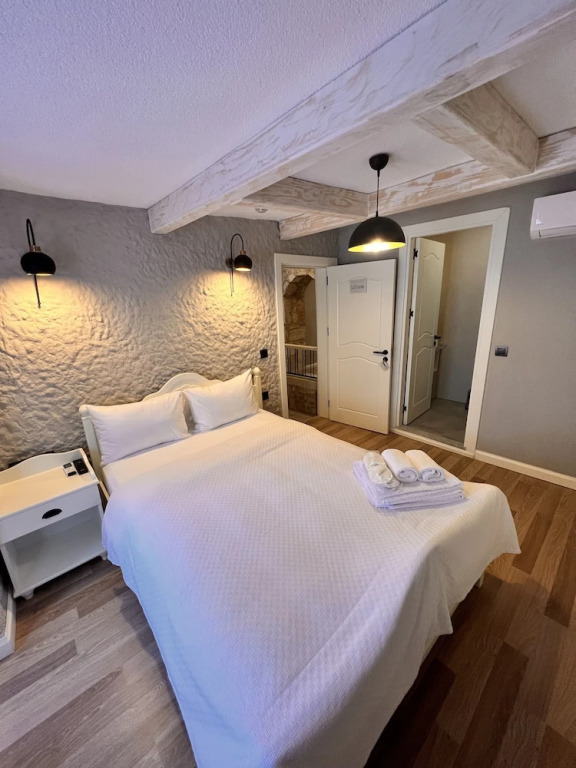 Selavi Hotel