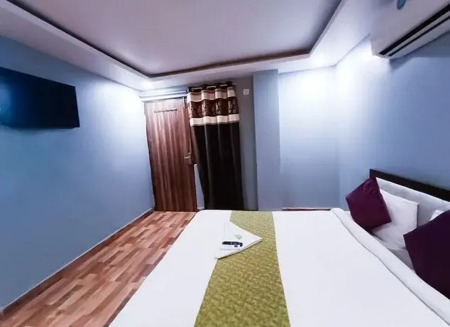 Roomshala 039 Hotel Rk