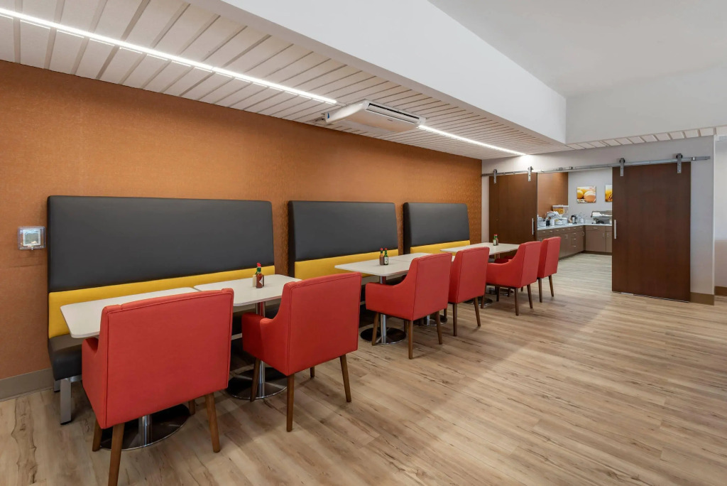 Comfort Suites Colorado Springs East - Medical Center Area