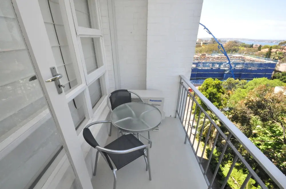 Neutral Bay 63 Ben Furnished Apartment