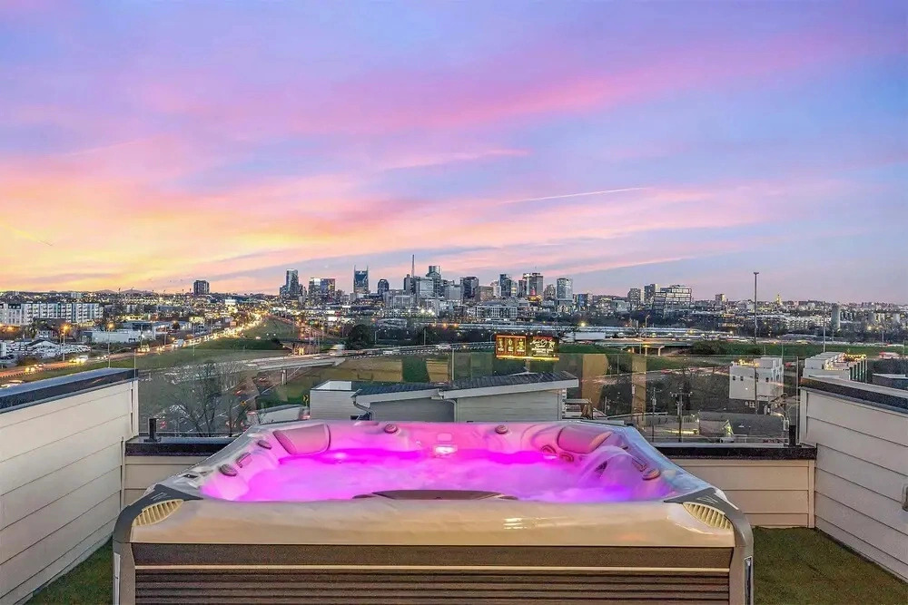 Elevator With Rooftop Hot Tub Pet-friendly Yard