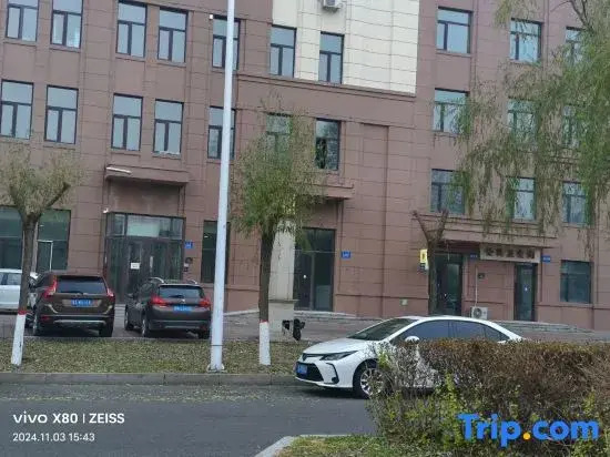 Qingyuan Xiaozhan Homestay (Ice and Snow World Store)