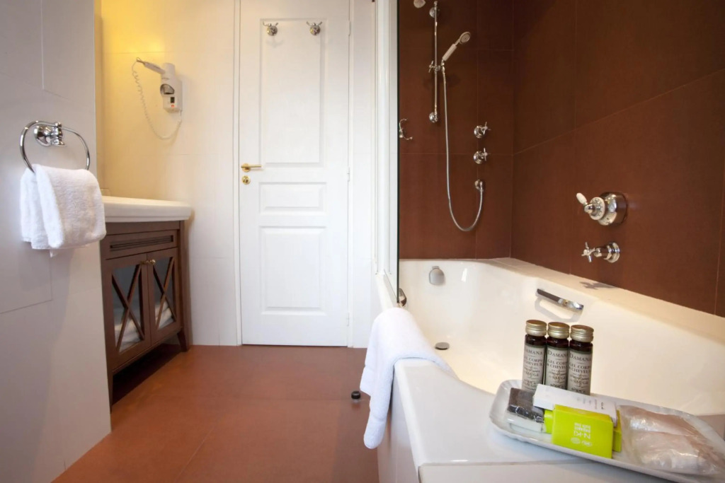Hôtel Serotel Lutèce