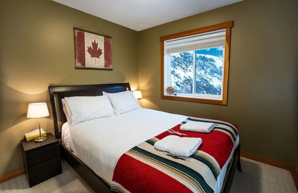 Stoke Cabin by Revelstoke Vacations