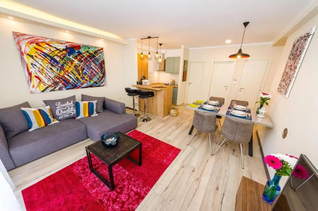 Ema 2Br Apt. In Old Town Centre