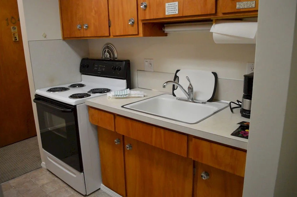 University Motel Suites
