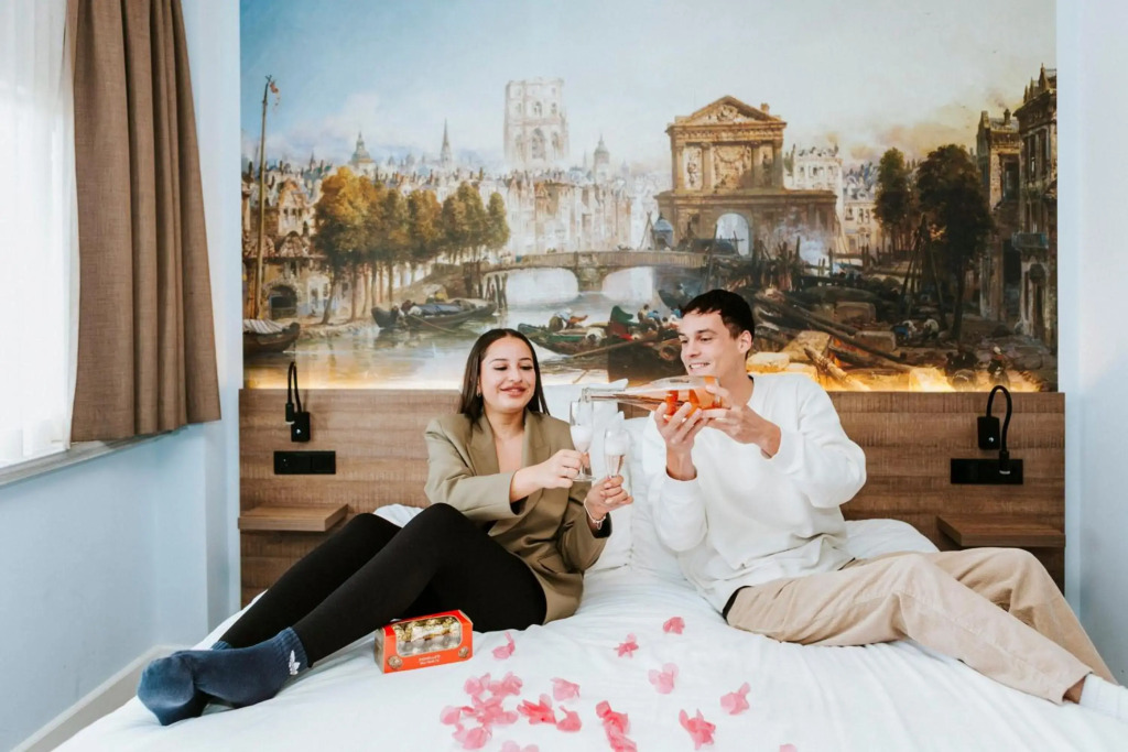 Rotterdam Teleport Hotel