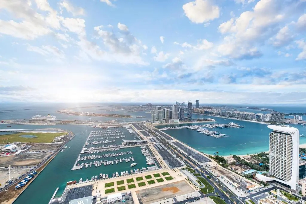 LUX - Lavish Suite with Full Palm Jumeirah View 1