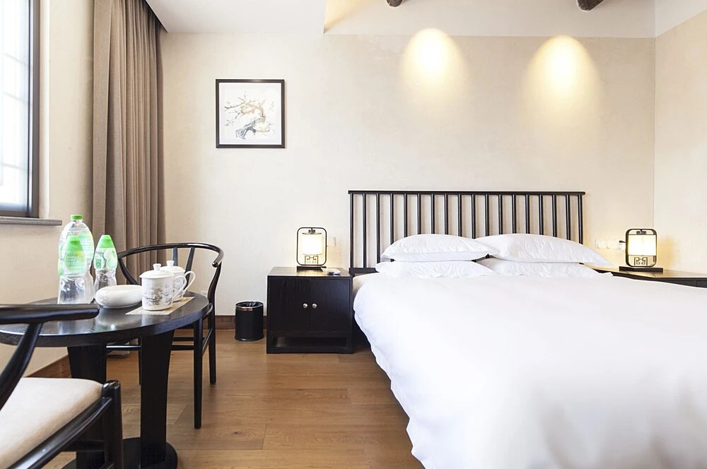 Wuzhen Ziye Musu Inn