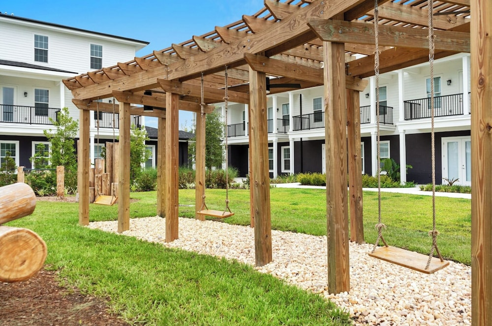 Landing Apartments Lakeland Near Winston